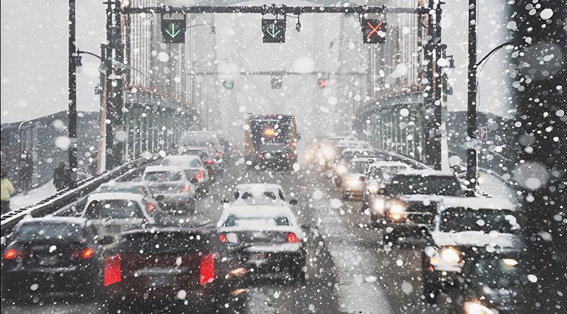雨雪天氣提前降速行駛 雨雪天氣提前降速行駛